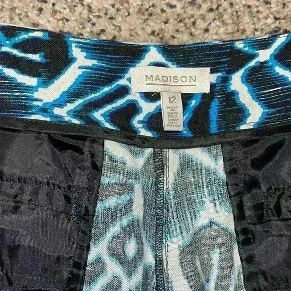 Super cute shorts, very soft material size 12 - Picture 3 of 3